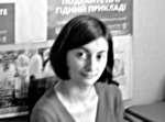 На знімку: К. Д. Горобець. Фахівець подає руку допомоги